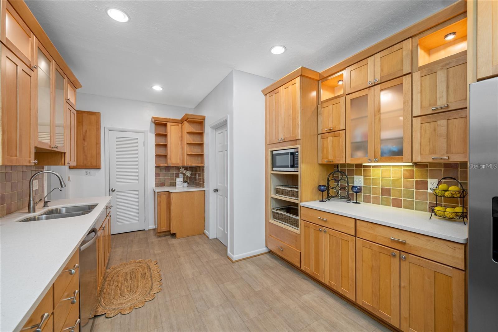 Image 19 of 56 For 401 Whitcomb Boulevard