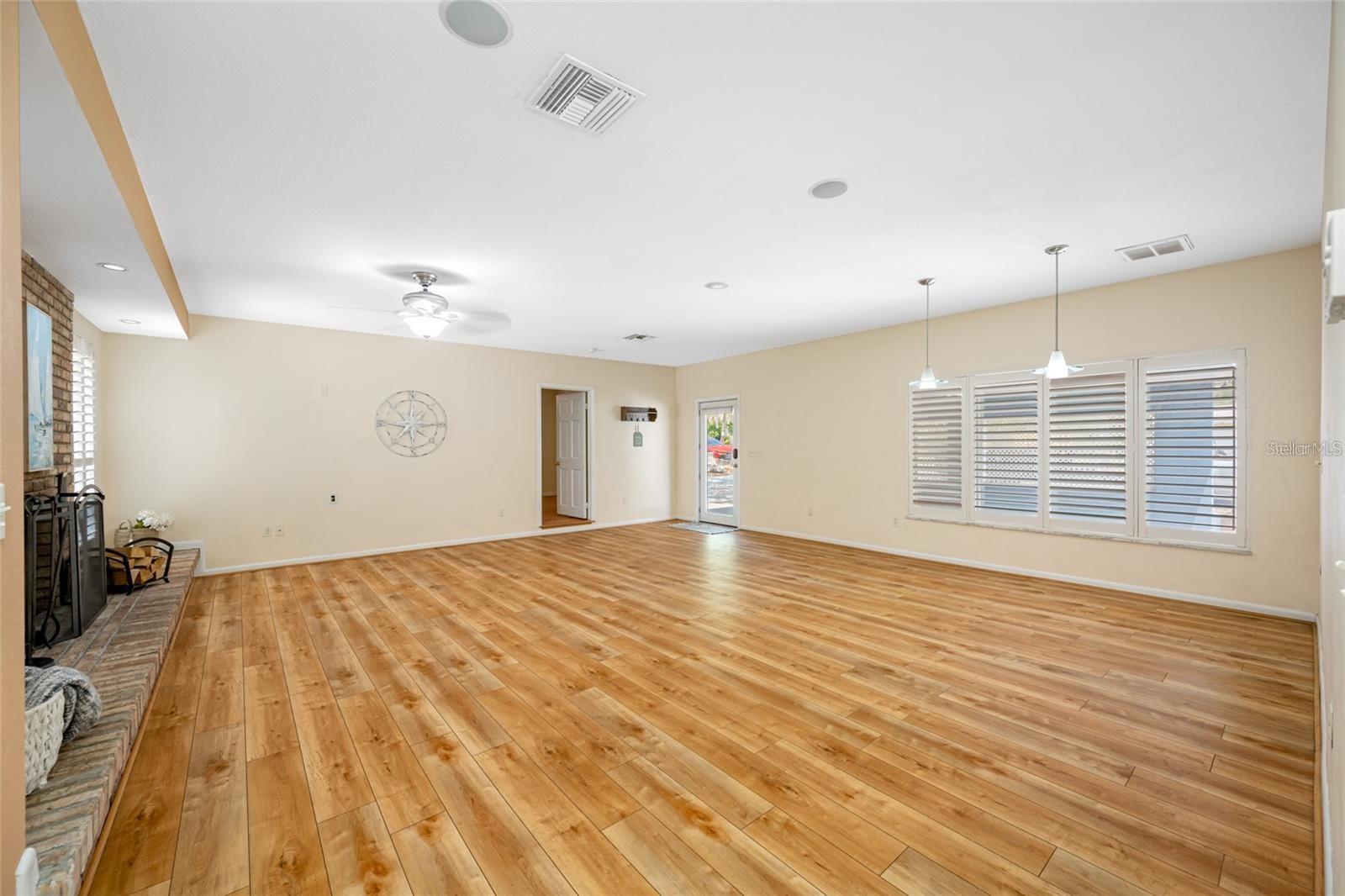 Image 20 of 56 For 401 Whitcomb Boulevard