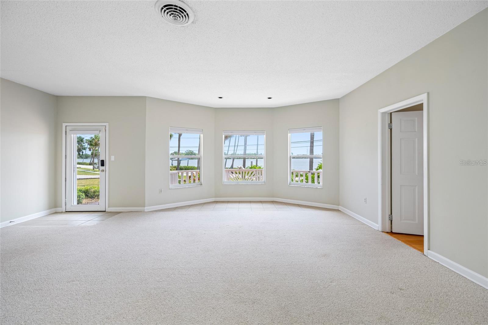 Image 9 of 56 For 401 Whitcomb Boulevard