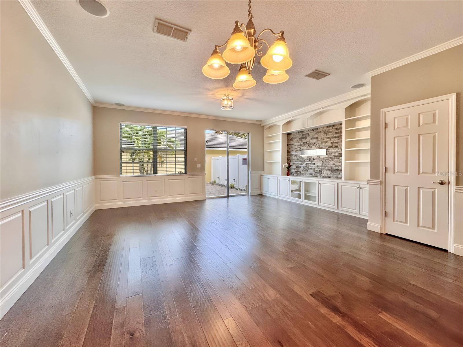 Image 9 of 37 For 7321 Brightland Street