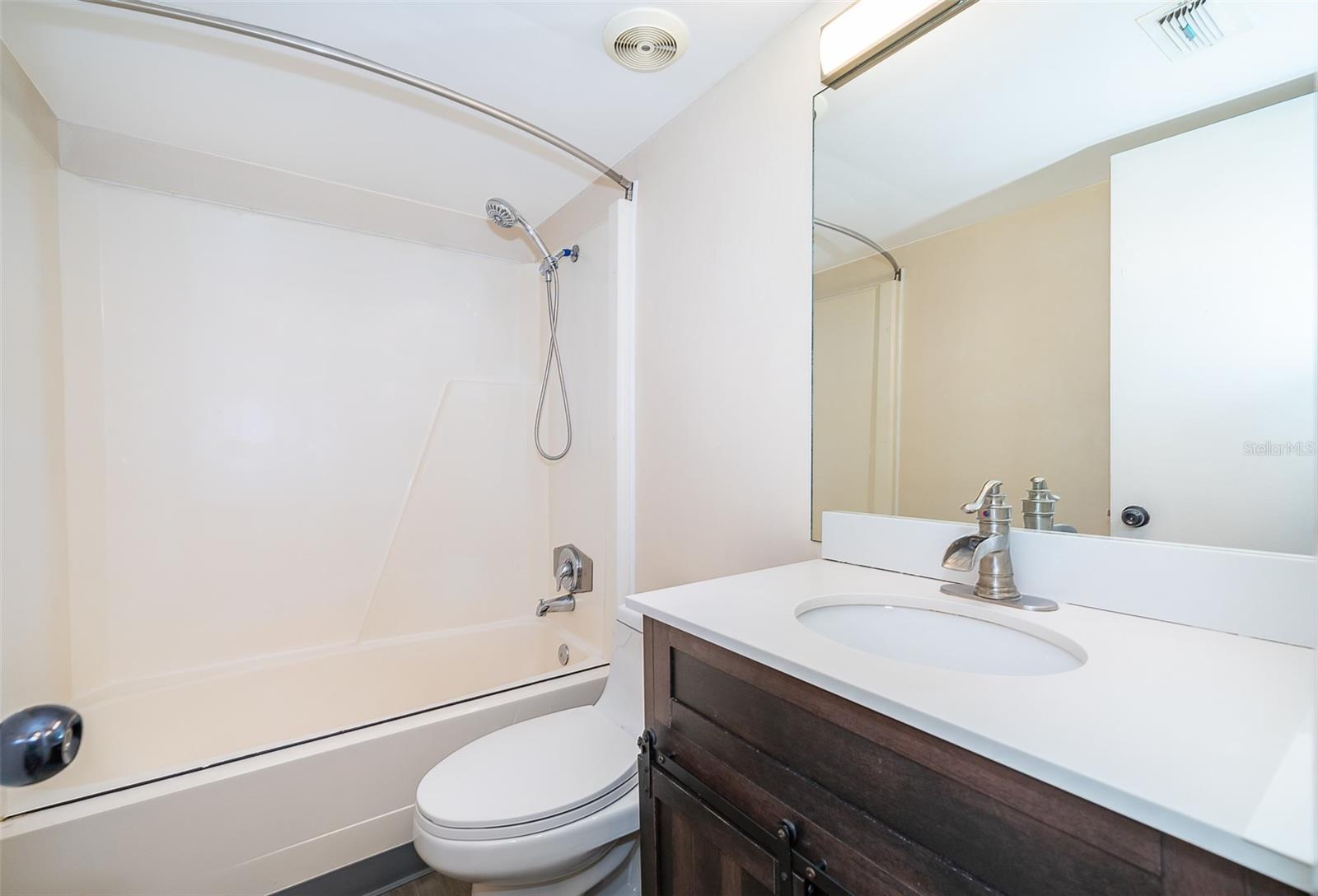 Image 11 of 12 For 700 Airport Boulevard E8