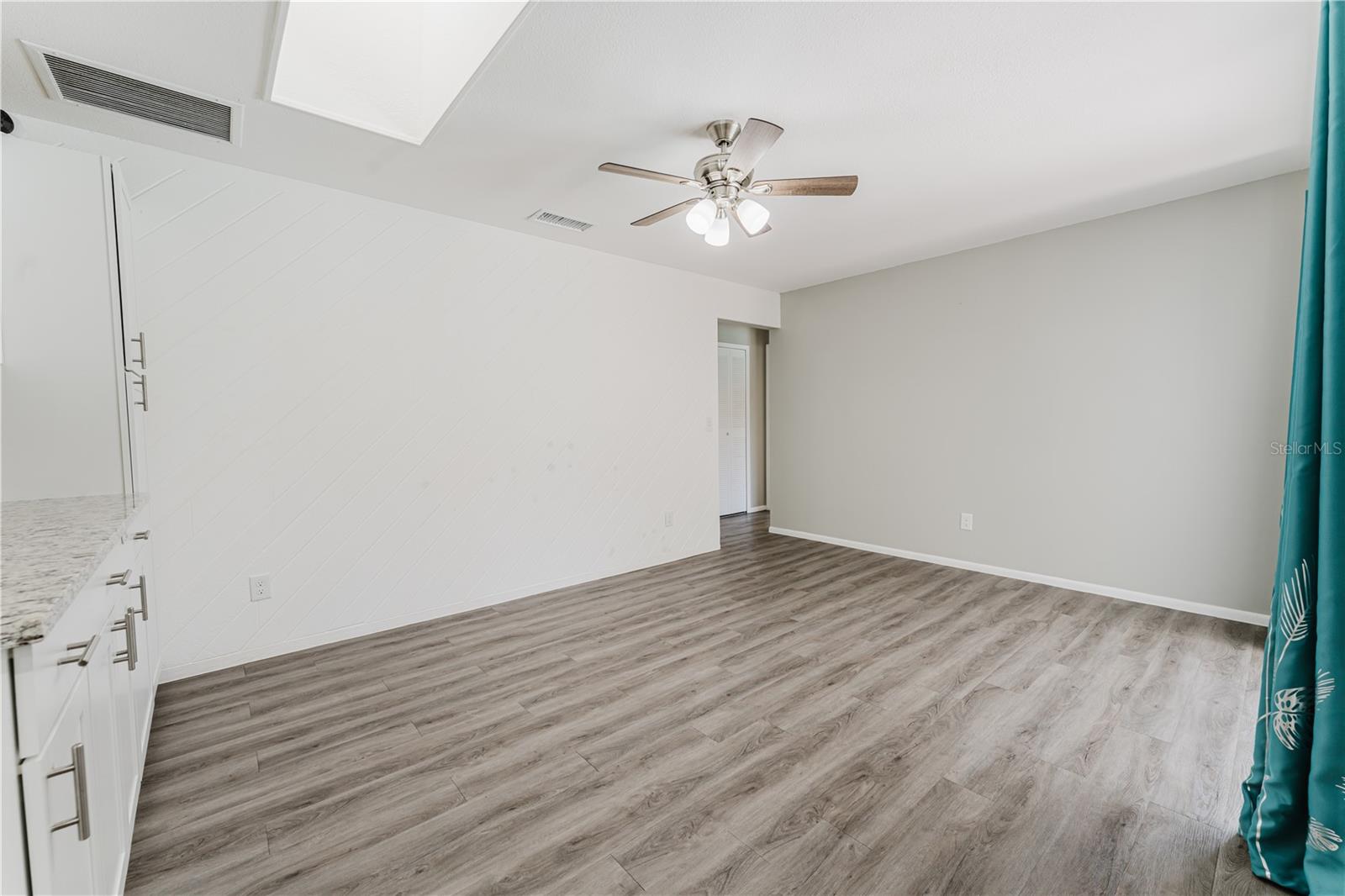 Image 16 of 41 For 225 Twelve League Circle