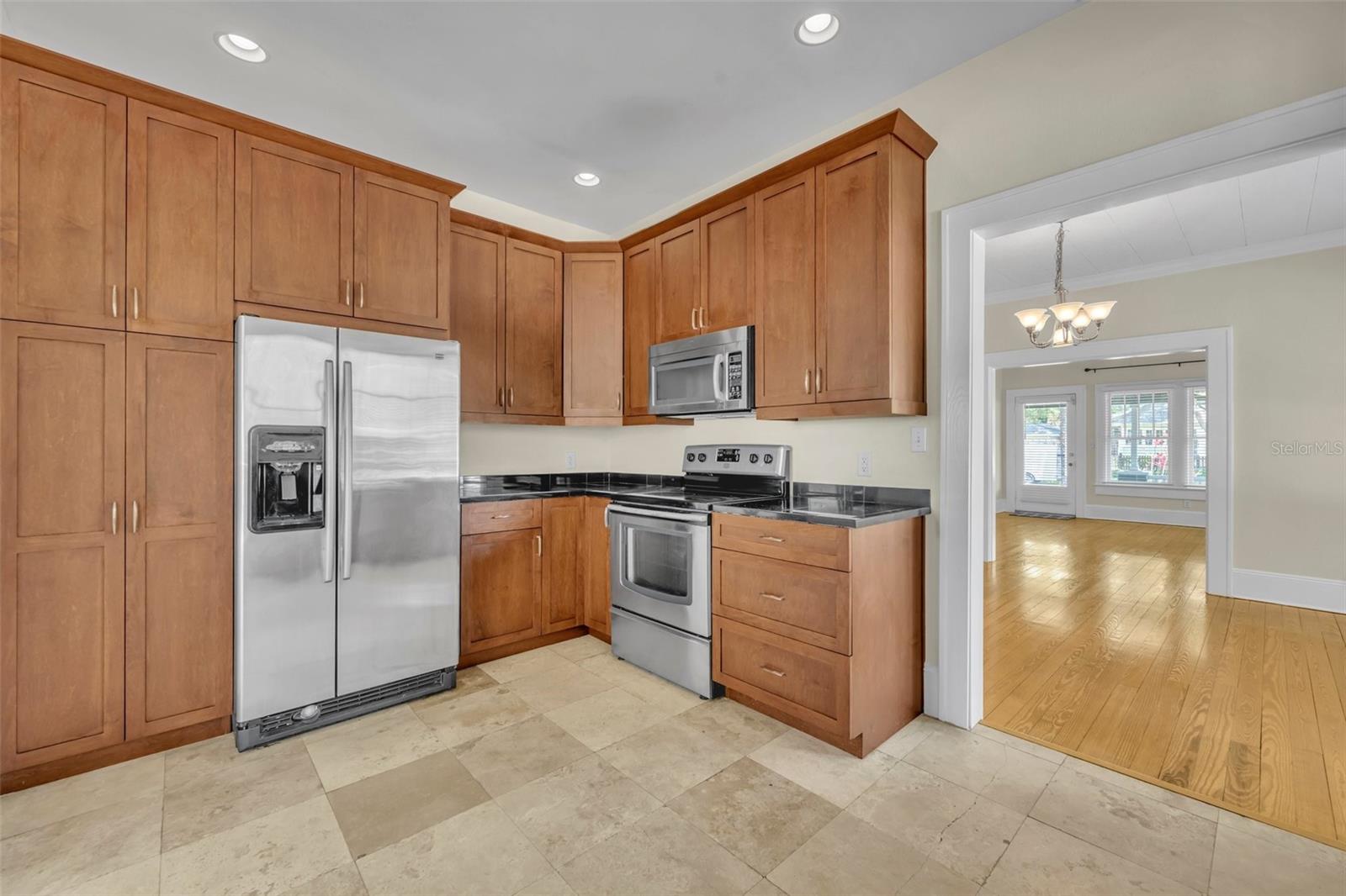 Image 11 of 24 For 1216 Washington Street