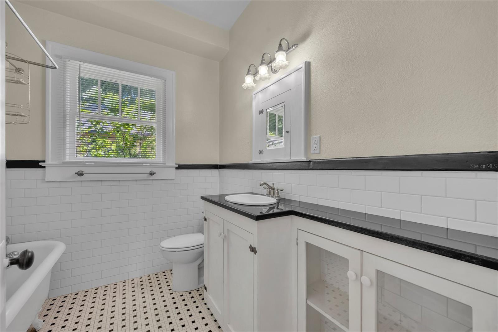 Image 14 of 24 For 1216 Washington Street