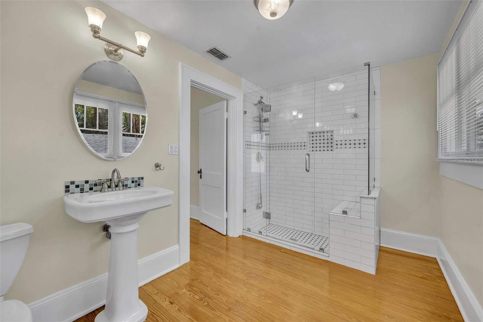 Image 17 of 24 For 1216 Washington Street