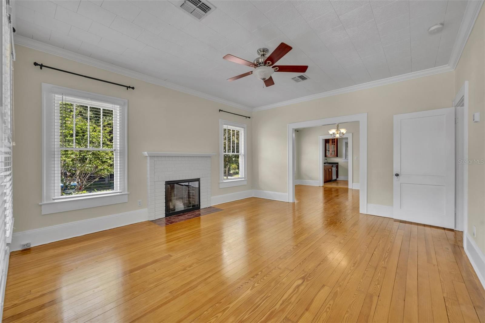 Image 5 of 24 For 1216 Washington Street