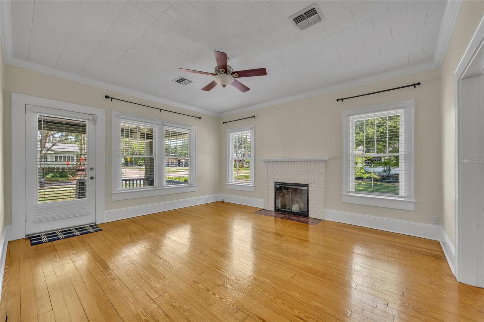 Image 7 of 24 For 1216 Washington Street