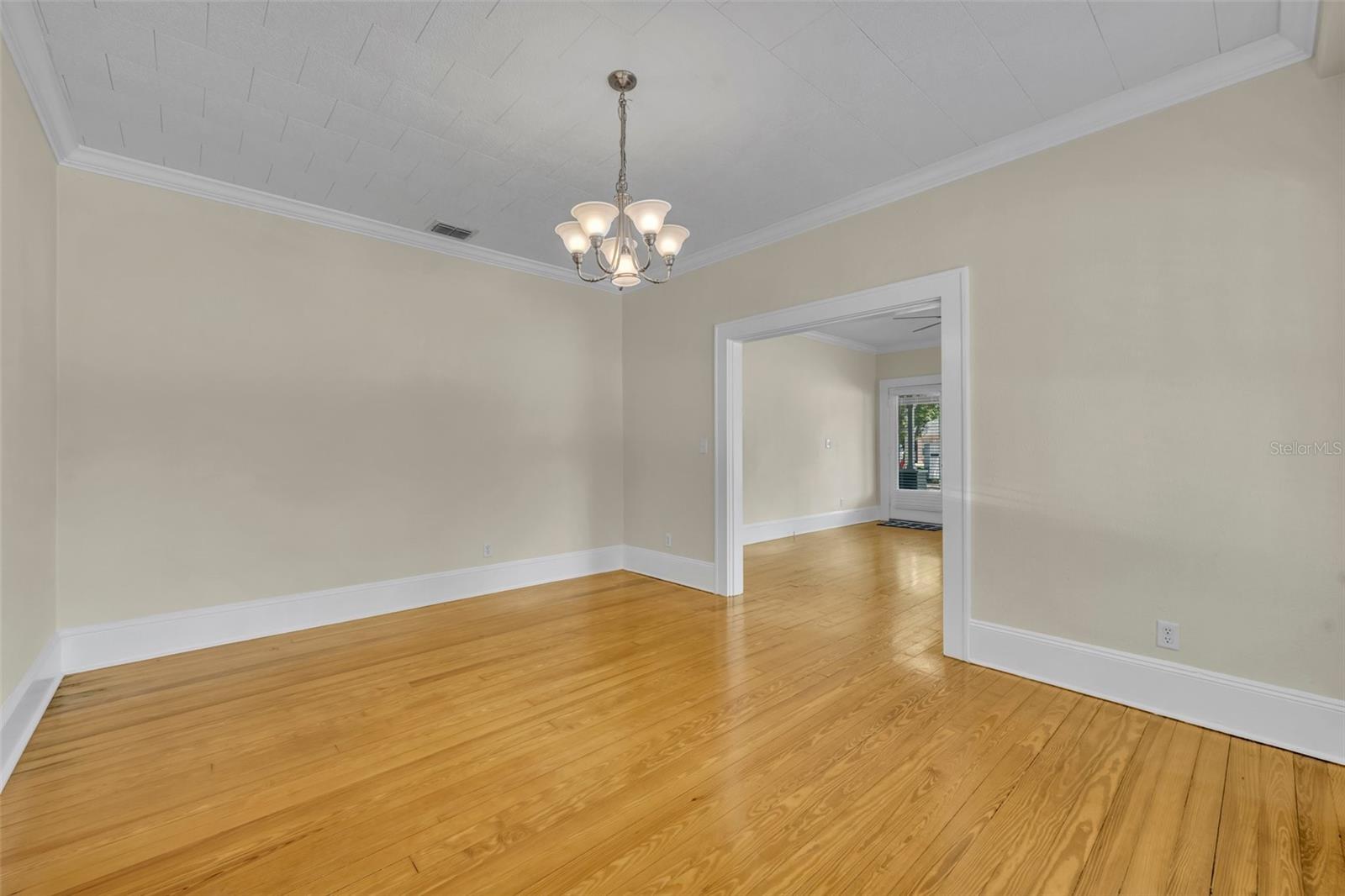 Image 9 of 24 For 1216 Washington Street