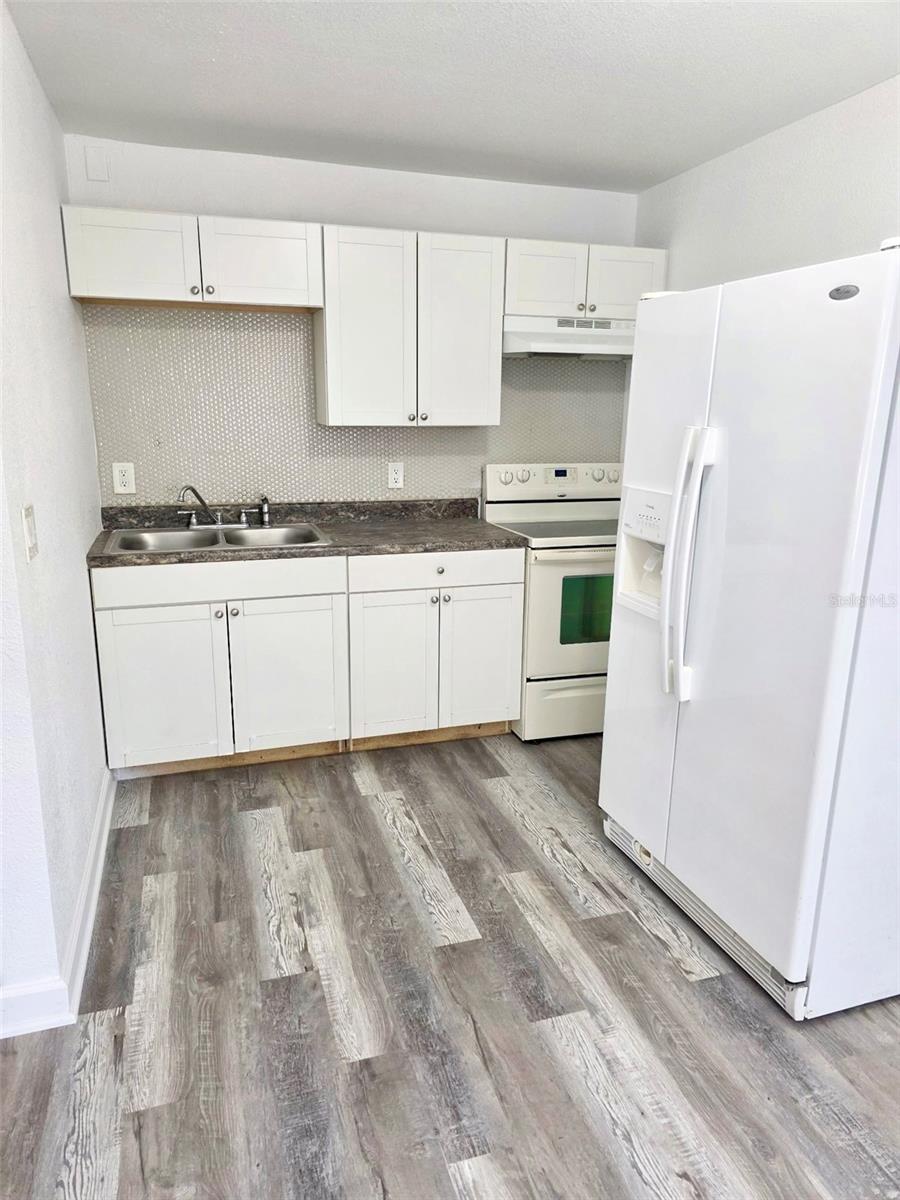 Image 10 of 16 For 509 Robbins Avenue A