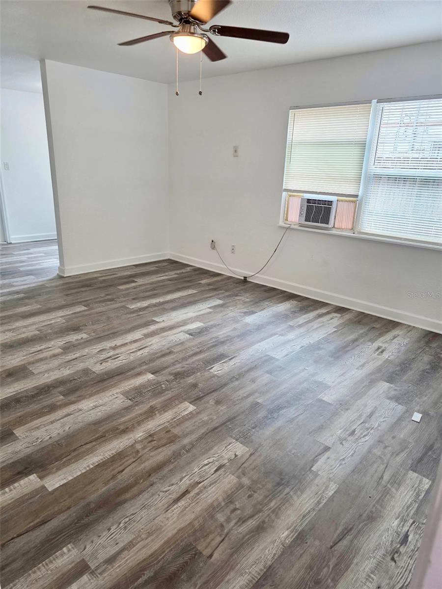 Image 5 of 16 For 509 Robbins Avenue A