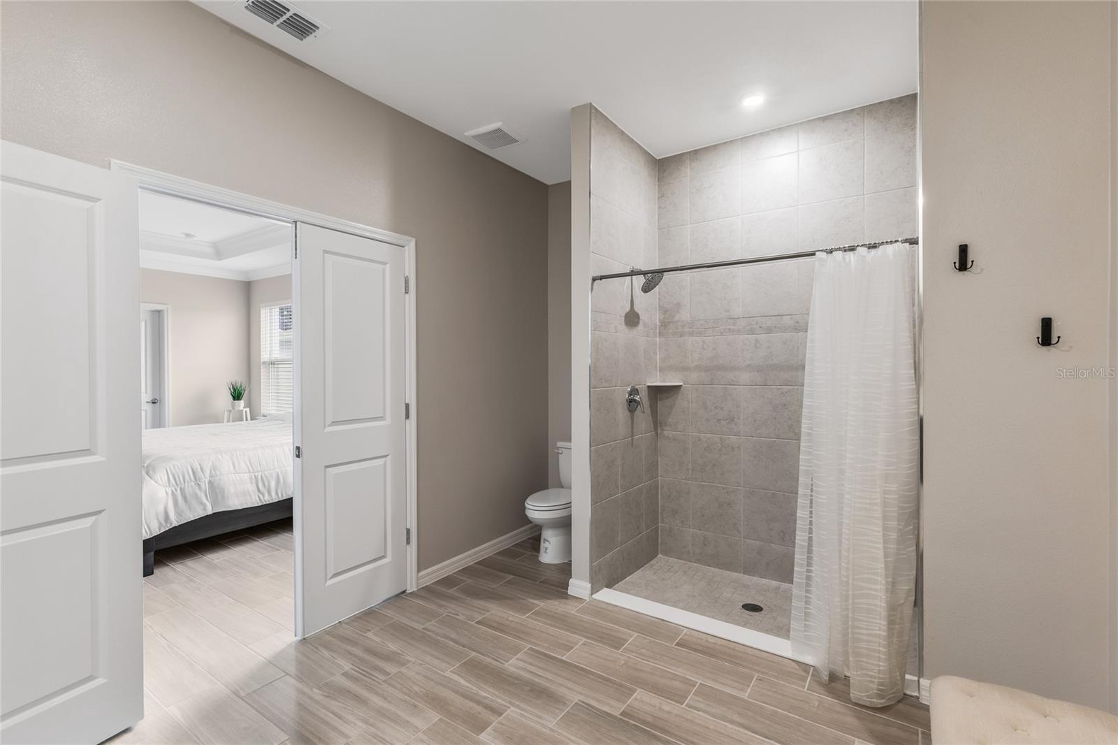 Image 18 of 29 For 1601 Andover Ridge Drive