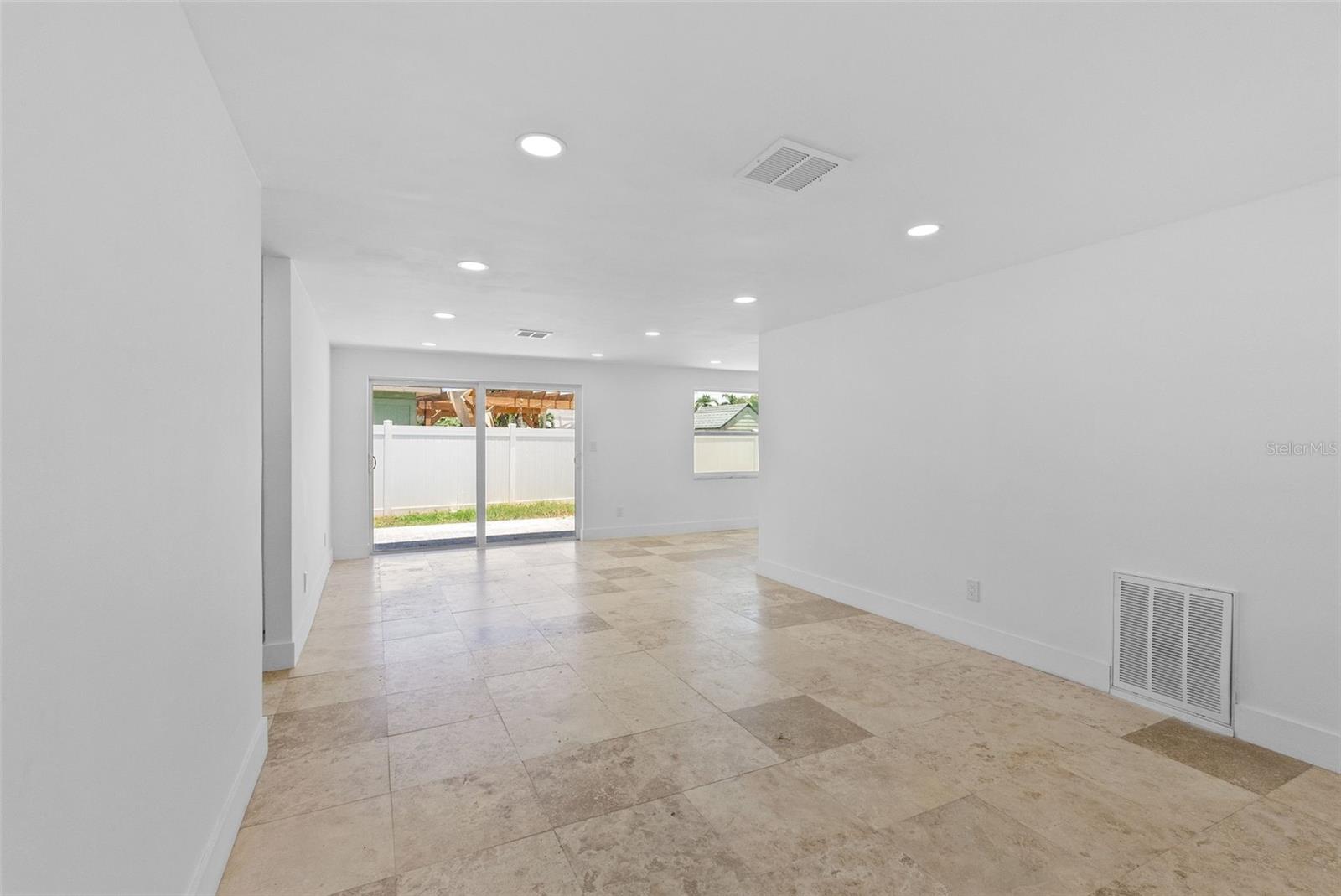 Image 3 of 26 For 1601 Pennsylvania Avenue Ne