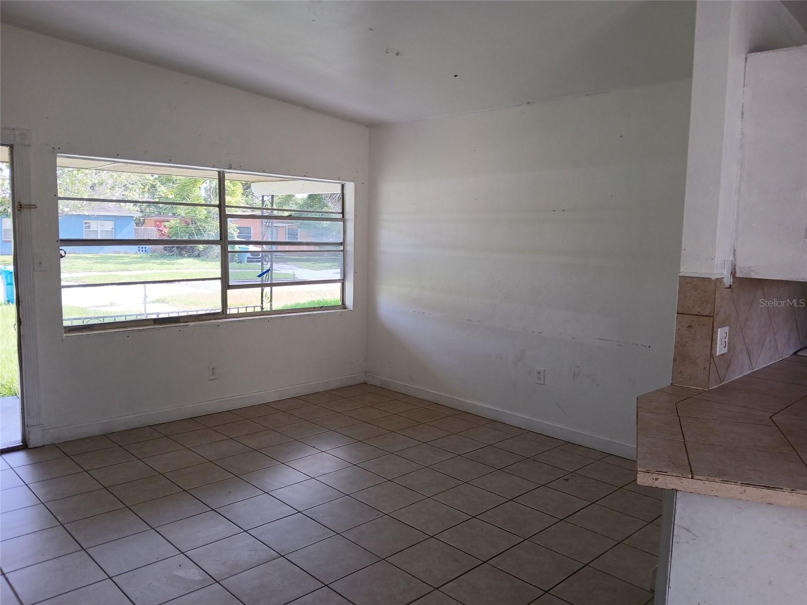 Image 11 of 17 For 4505 Lake Lawn Avenue
