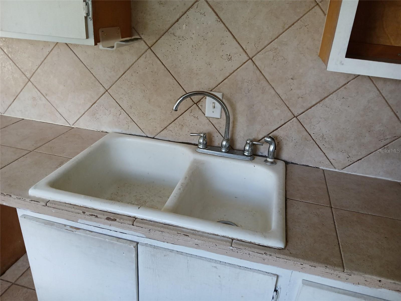 Image 4 of 17 For 4505 Lake Lawn Avenue