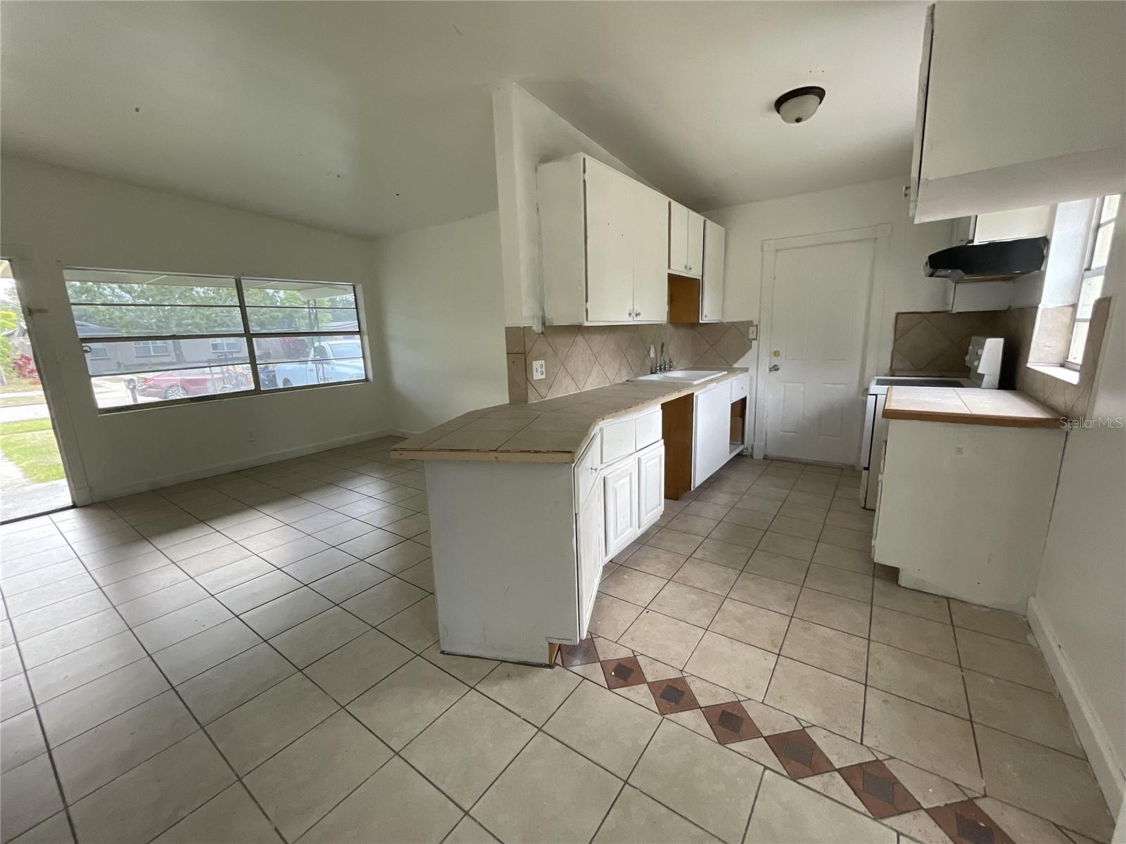Image 8 of 17 For 4505 Lake Lawn Avenue