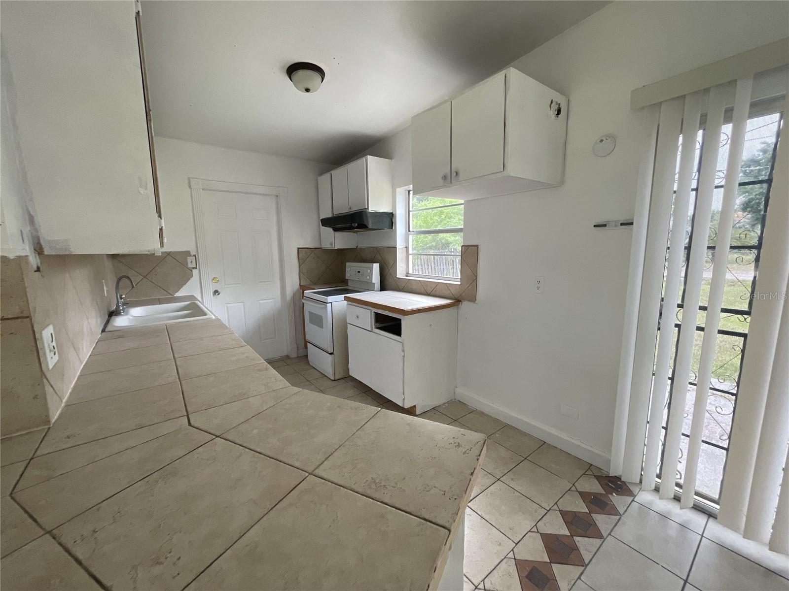 Image 9 of 17 For 4505 Lake Lawn Avenue
