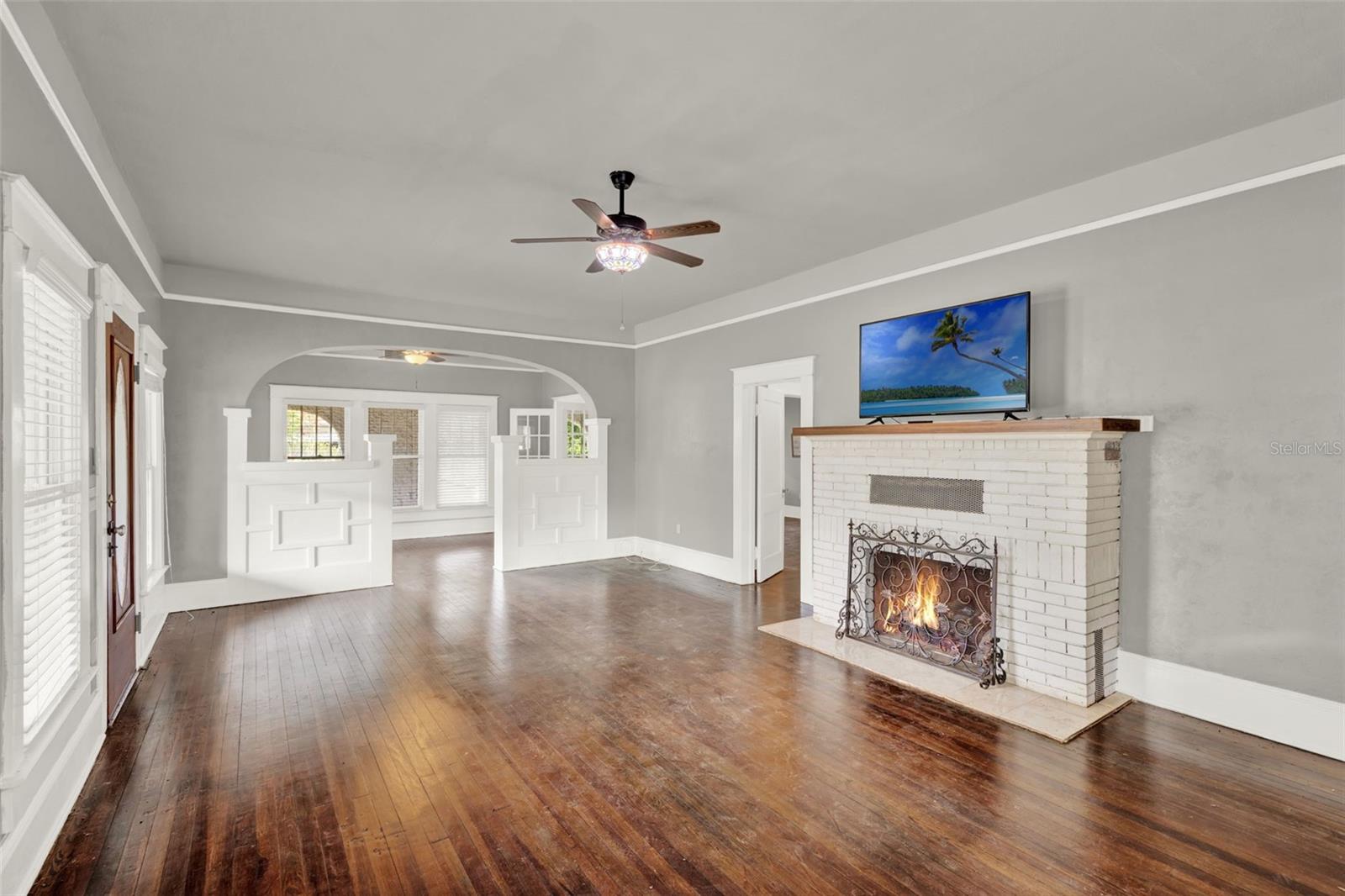Image 19 of 43 For 211 Cassady Street