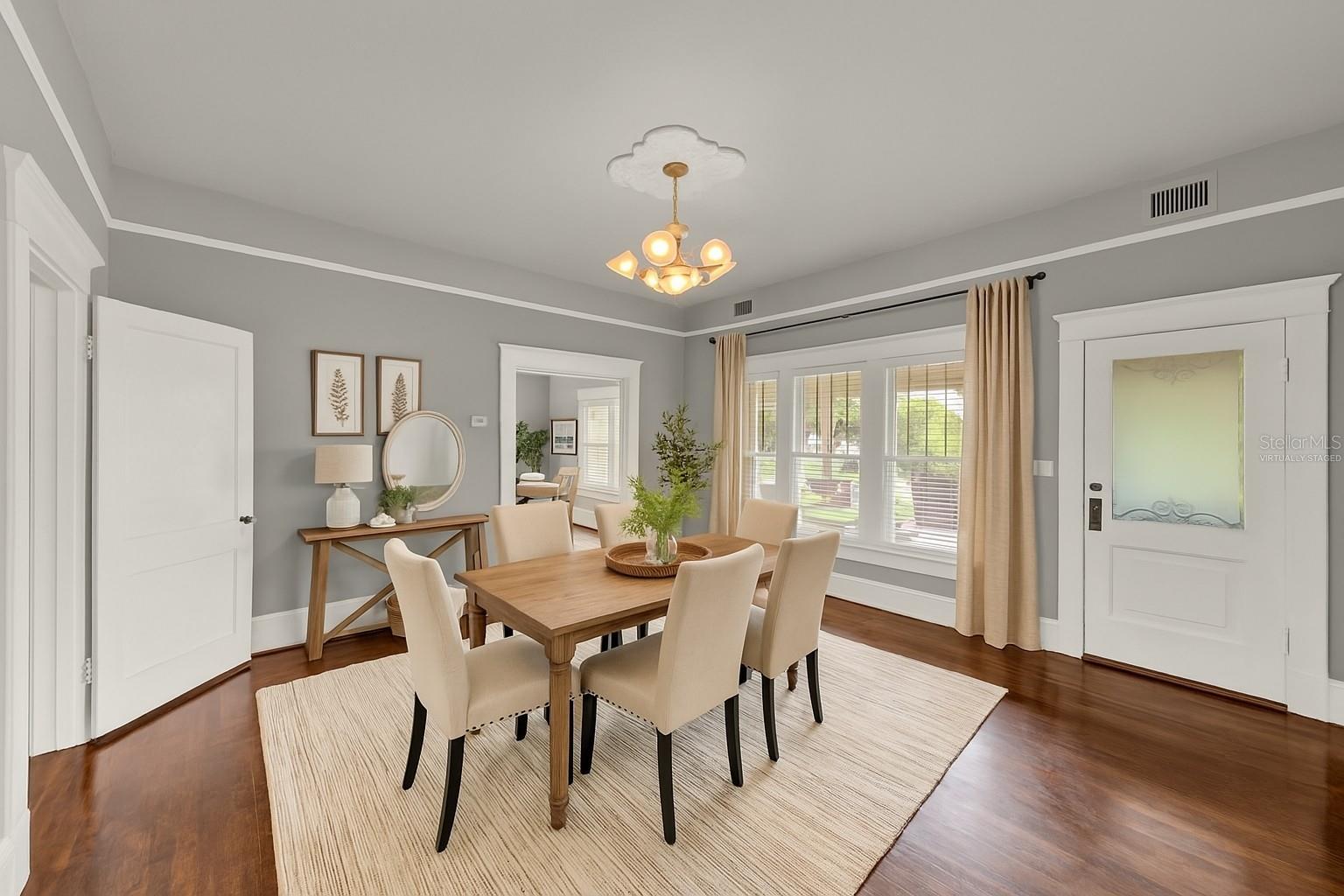 Image 22 of 43 For 211 Cassady Street