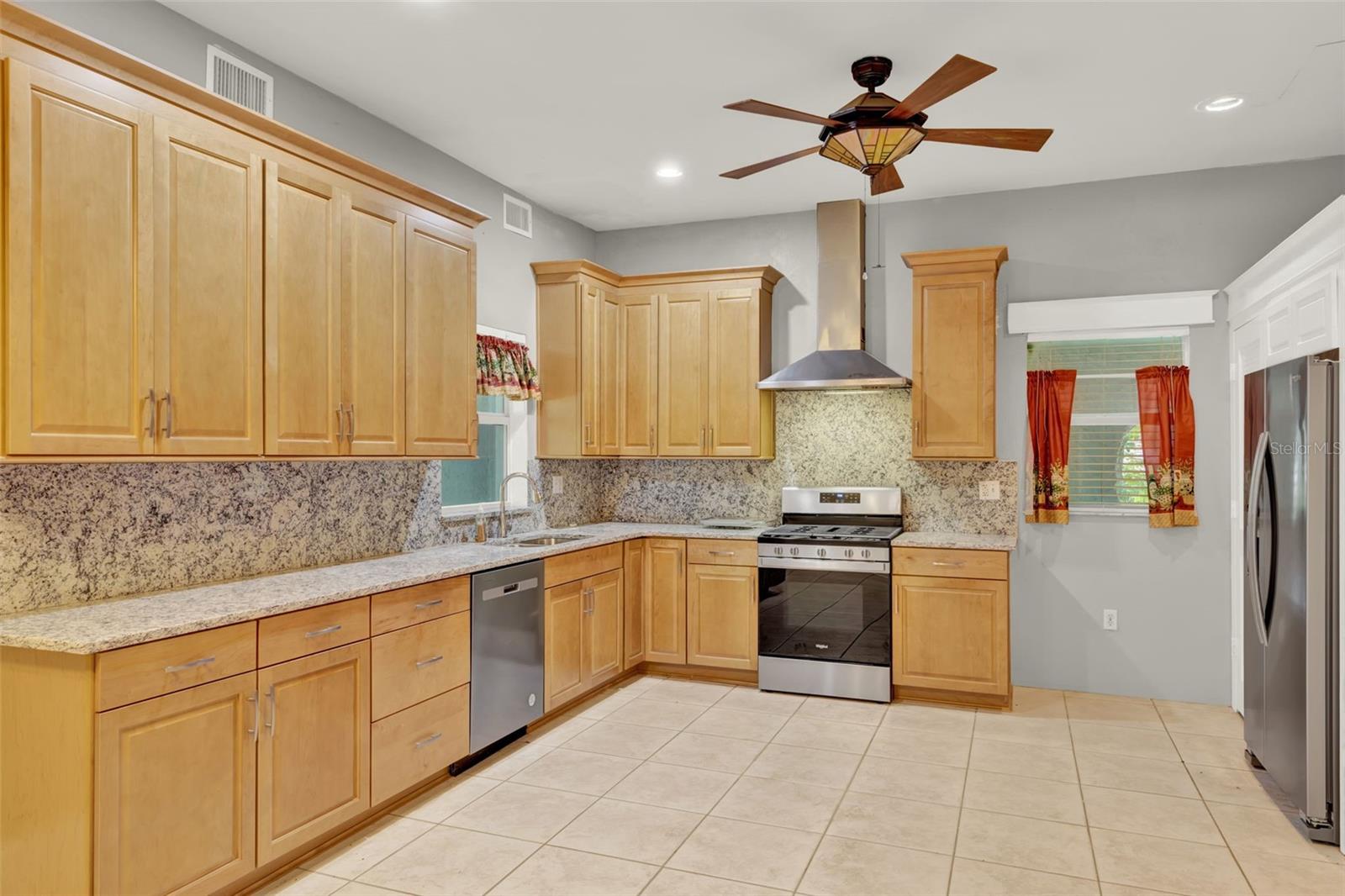 Image 25 of 43 For 211 Cassady Street