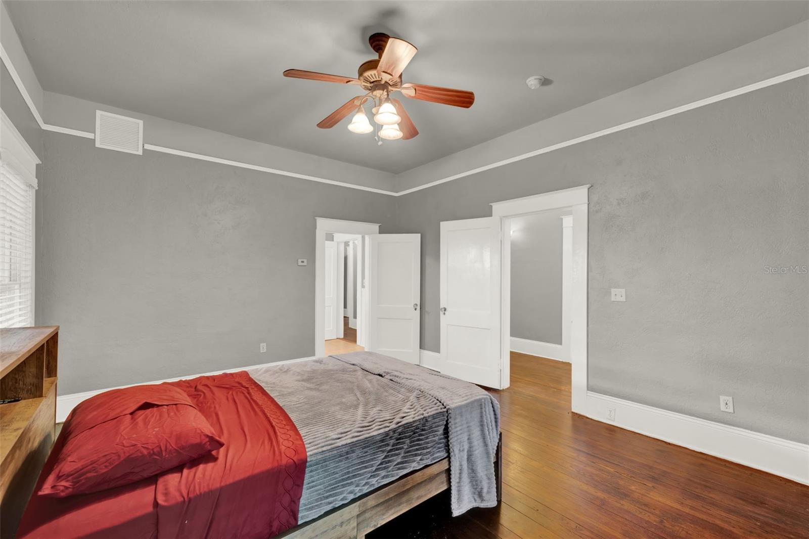 Image 32 of 43 For 211 Cassady Street
