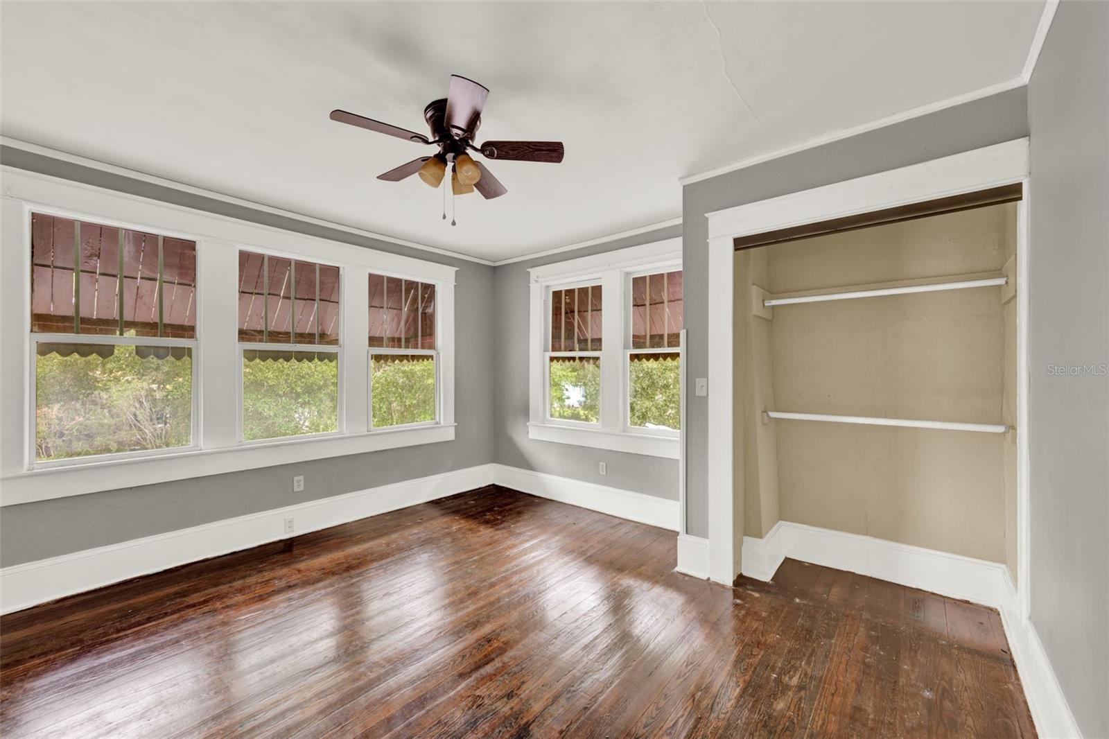 Image 35 of 43 For 211 Cassady Street
