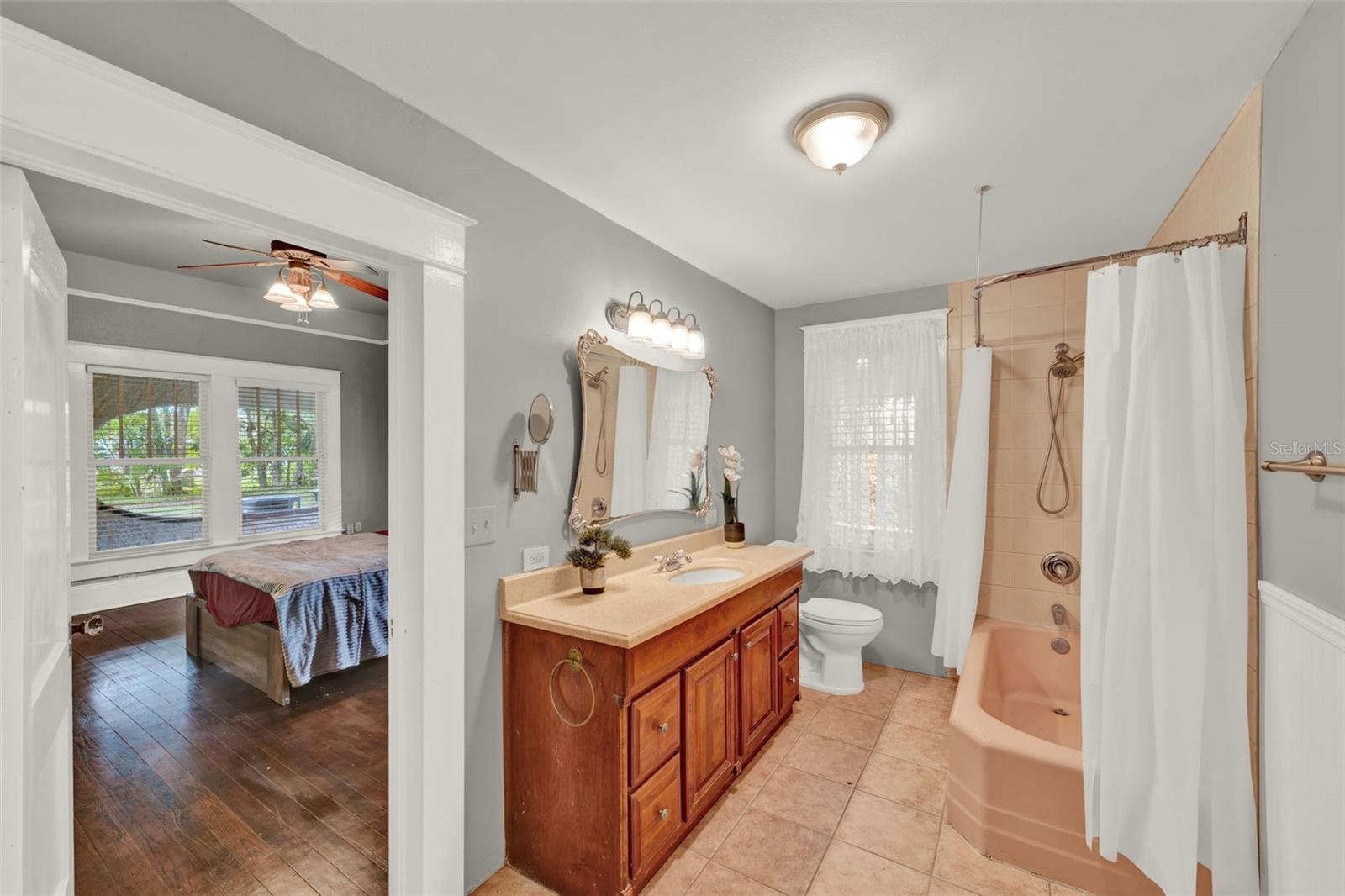 Image 36 of 43 For 211 Cassady Street