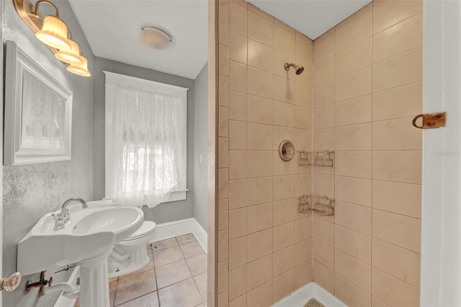 Image 37 of 43 For 211 Cassady Street