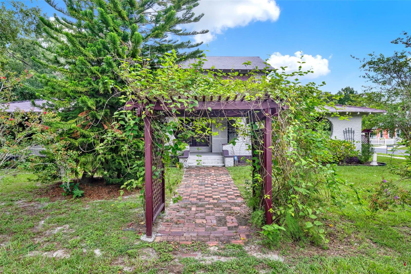 Image 7 of 43 For 211 Cassady Street