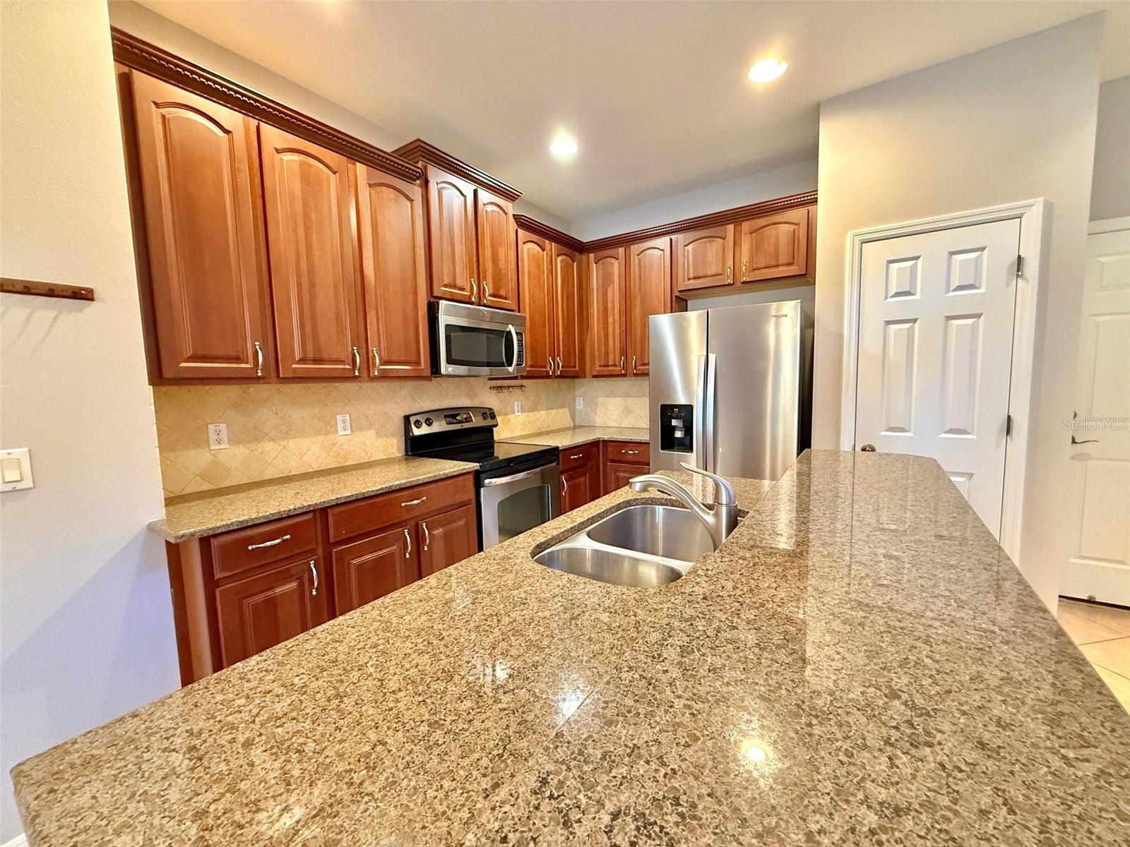 Image 7 of 21 For 9244 Sweet Maple Avenue