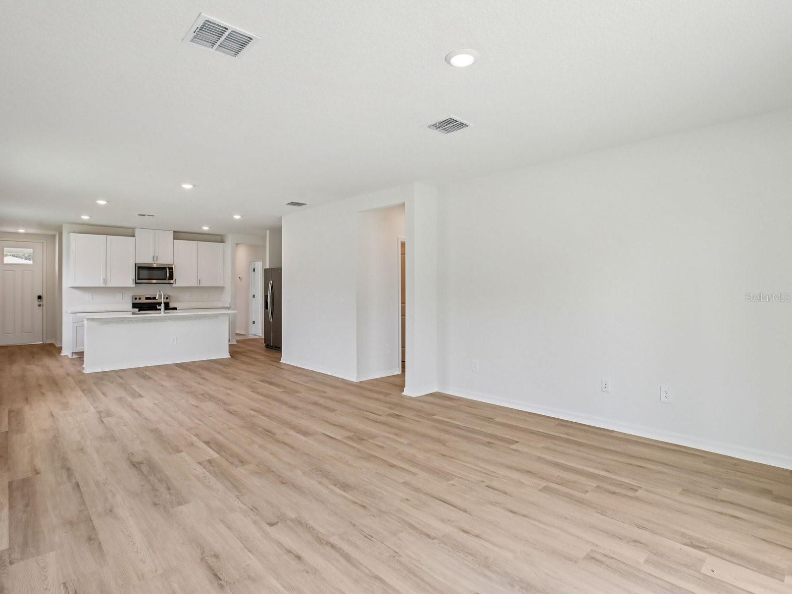 Image 10 of 33 For 7507 Mia Vine Drive