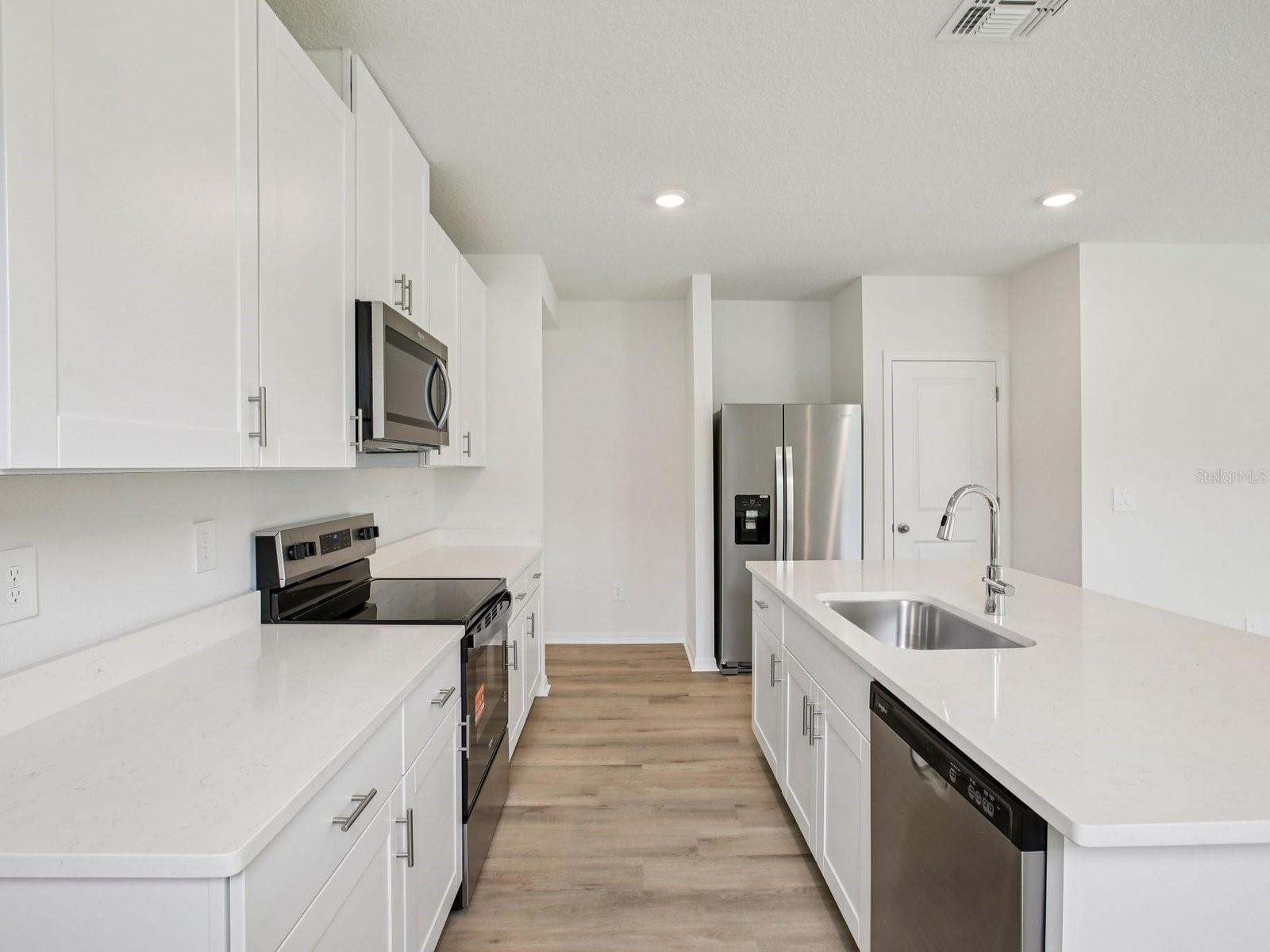 Image 13 of 33 For 7507 Mia Vine Drive