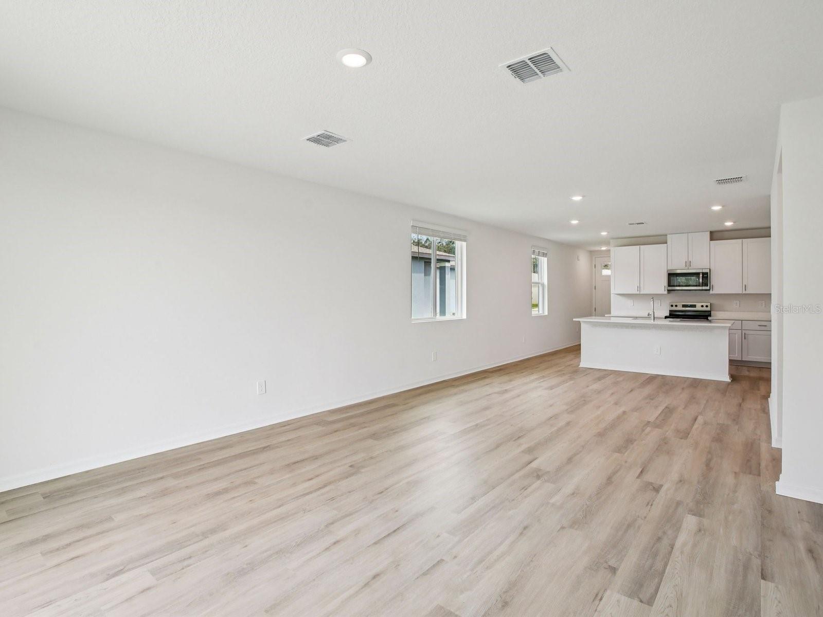 Image 8 of 33 For 7507 Mia Vine Drive