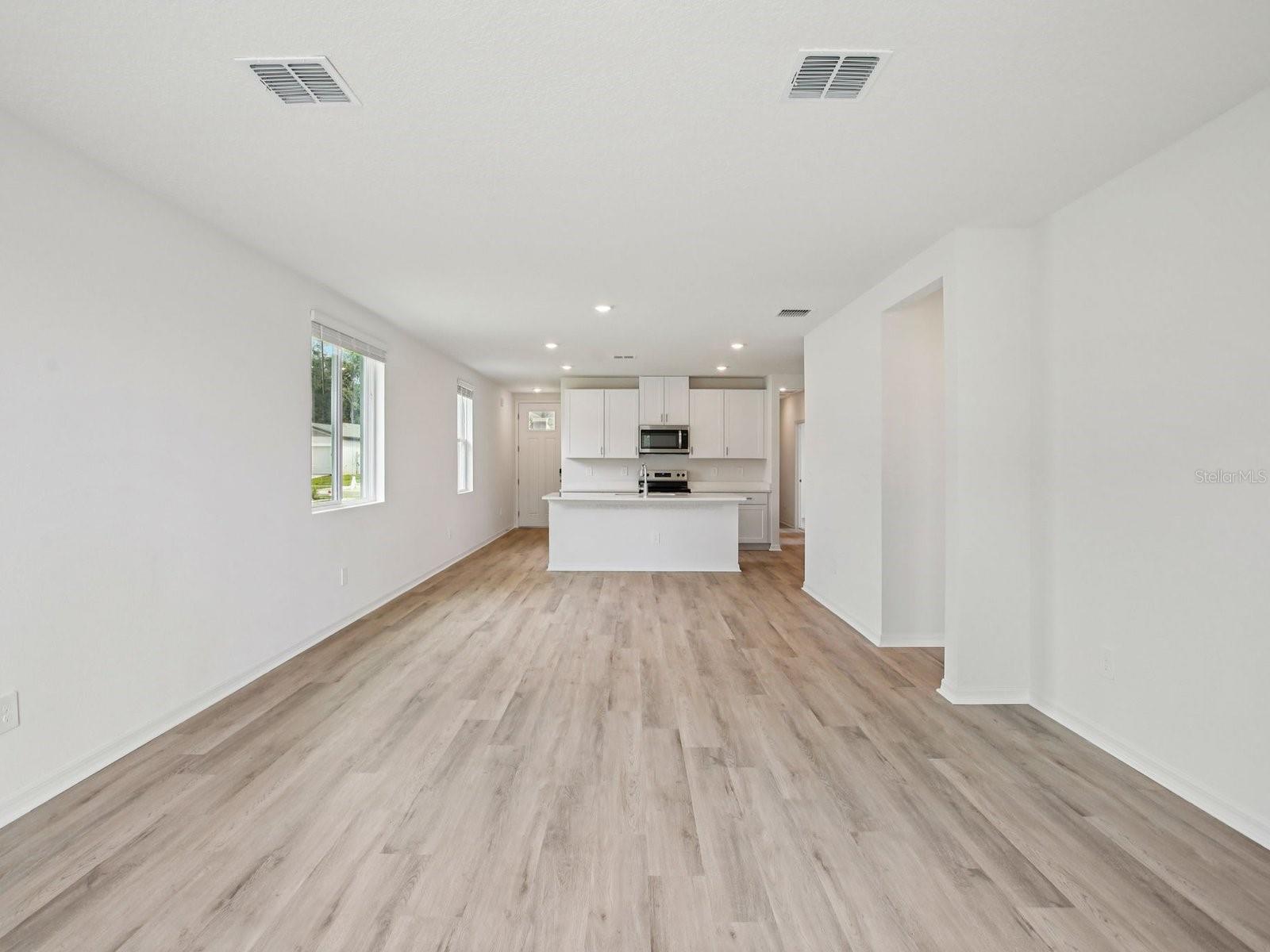 Image 9 of 33 For 7507 Mia Vine Drive