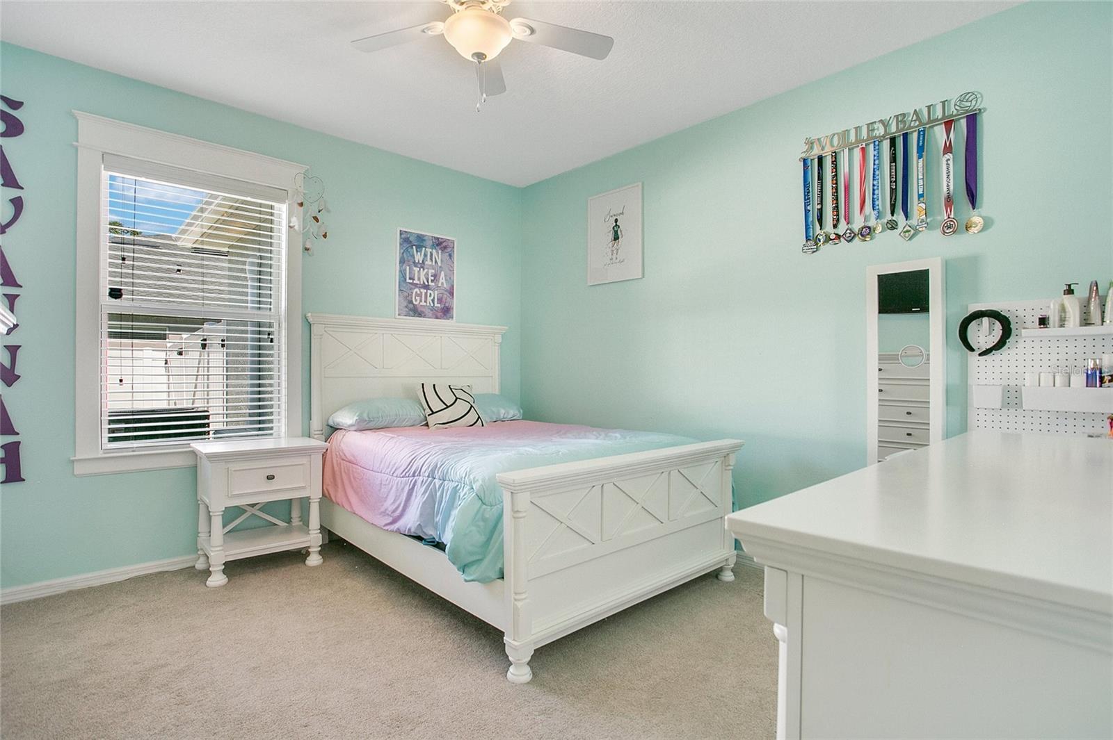 Image 13 of 29 For 539 Copperdale Avenue