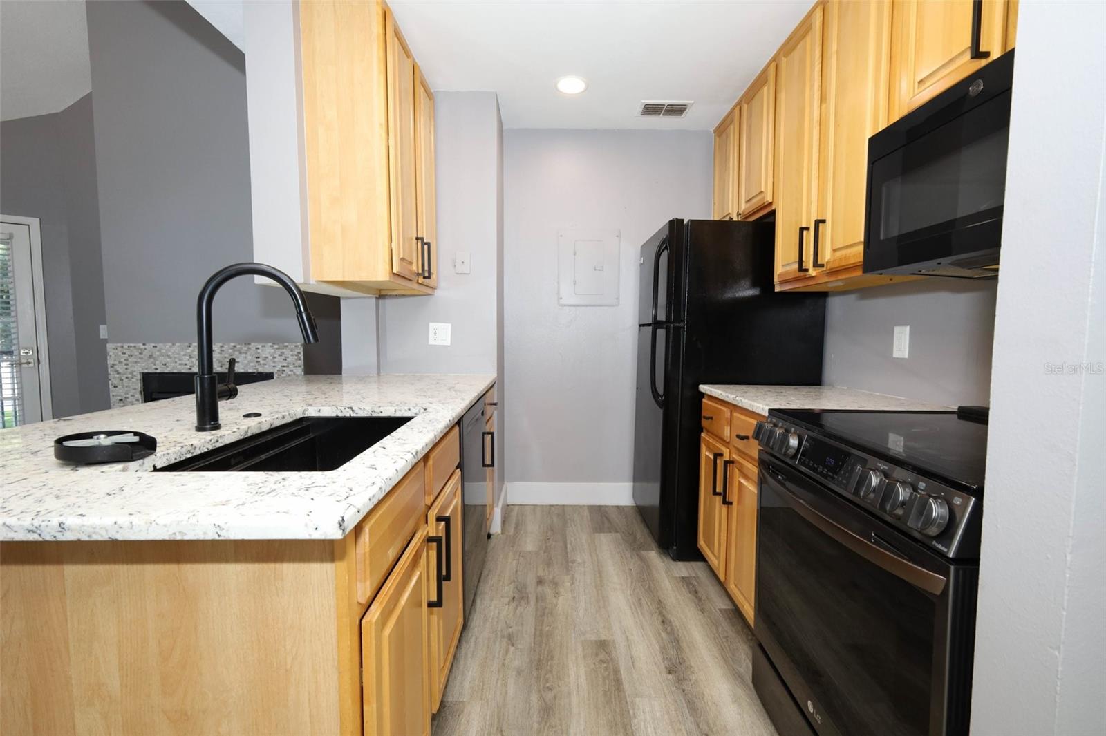 Image 8 of 38 For 6070 Westgate Drive 204