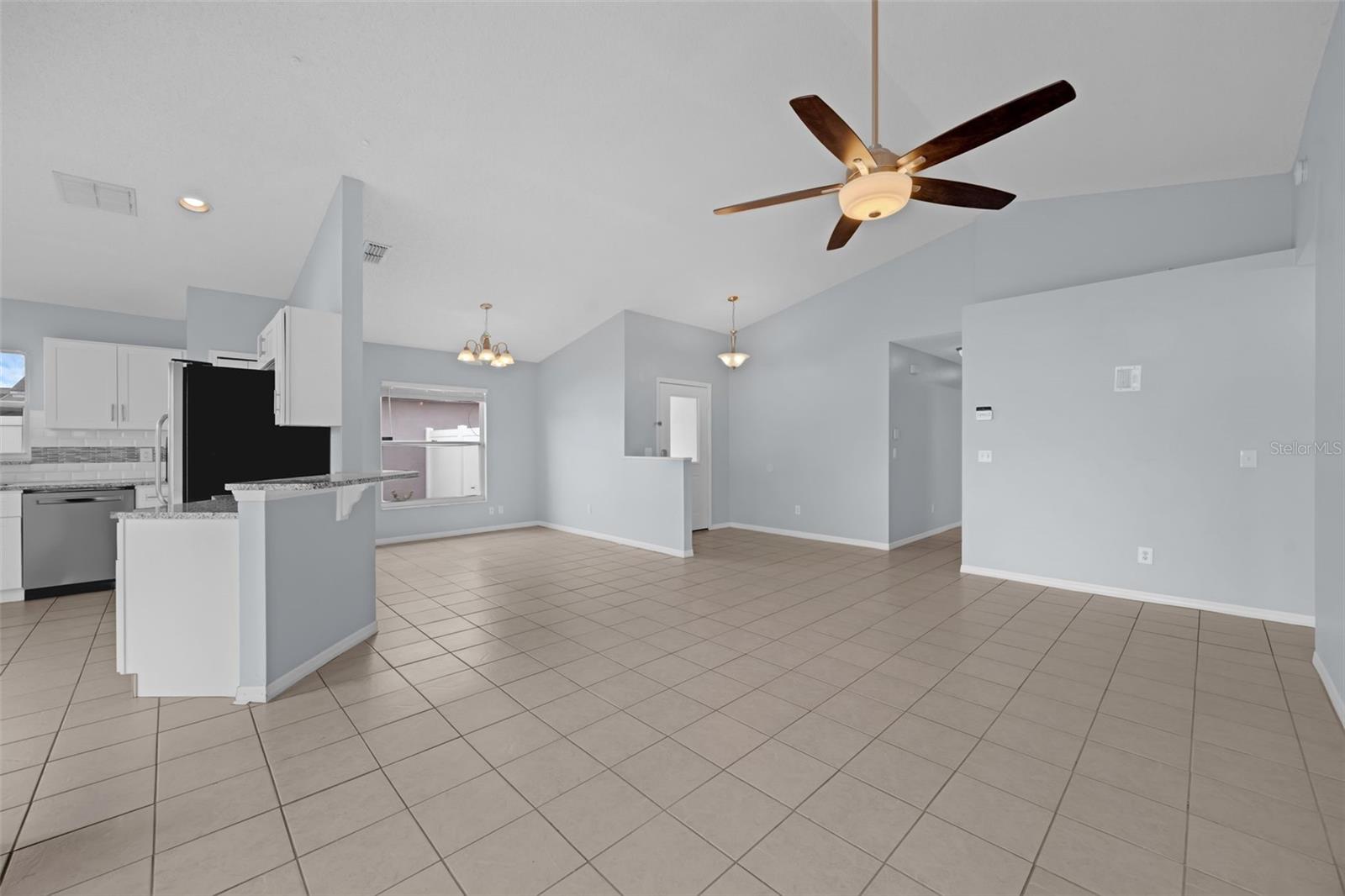 Image 15 of 33 For 7712 Water Oak Court