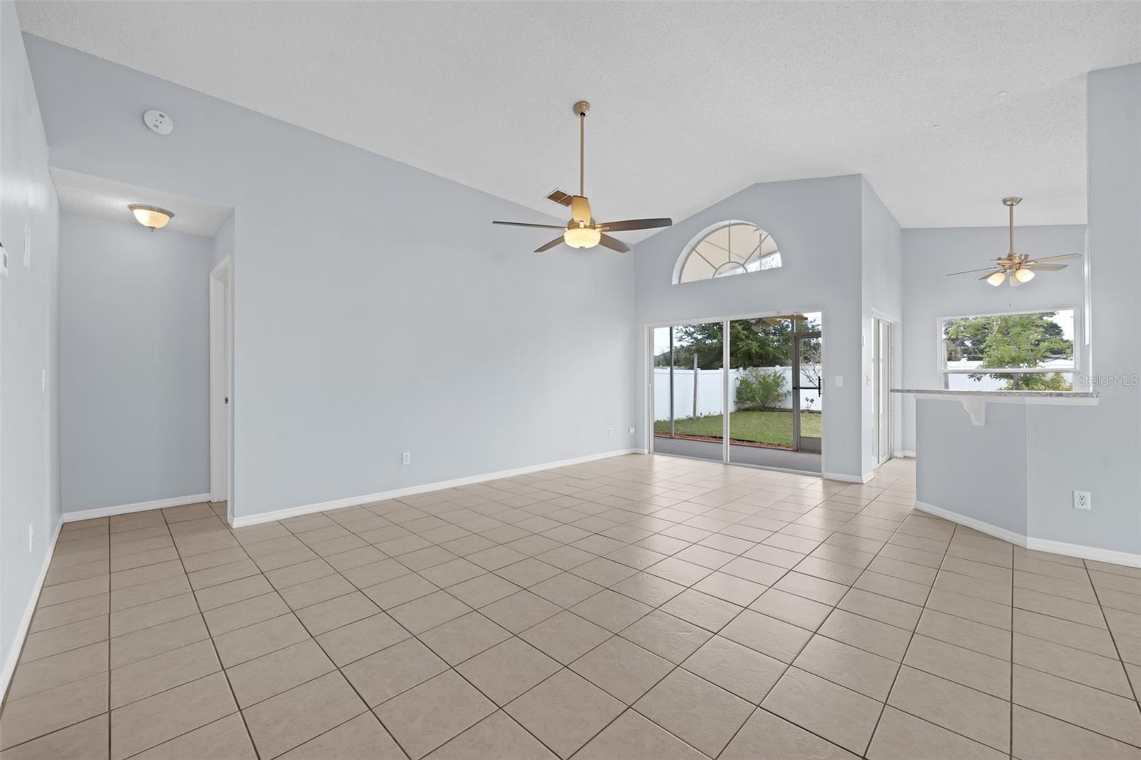 Image 18 of 33 For 7712 Water Oak Court