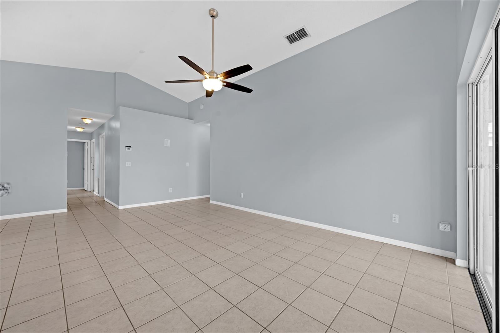 Image 21 of 33 For 7712 Water Oak Court