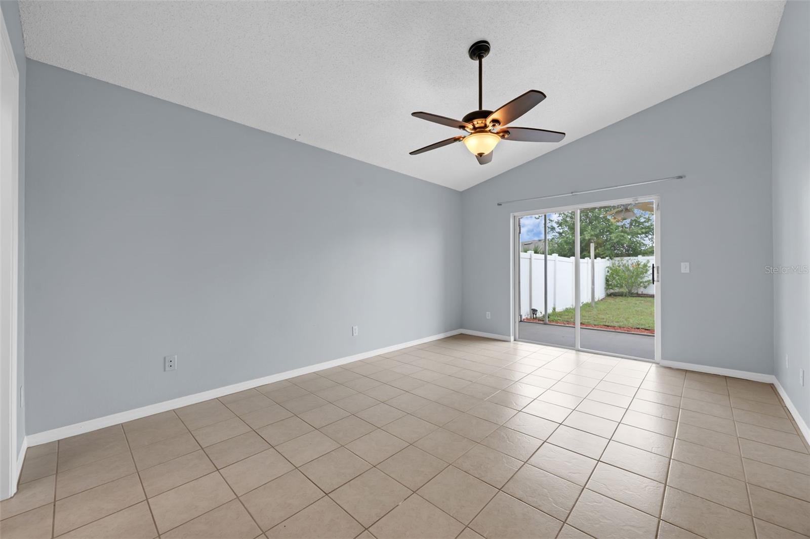 Image 22 of 33 For 7712 Water Oak Court