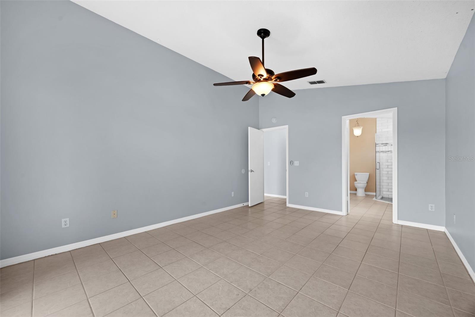 Image 23 of 33 For 7712 Water Oak Court