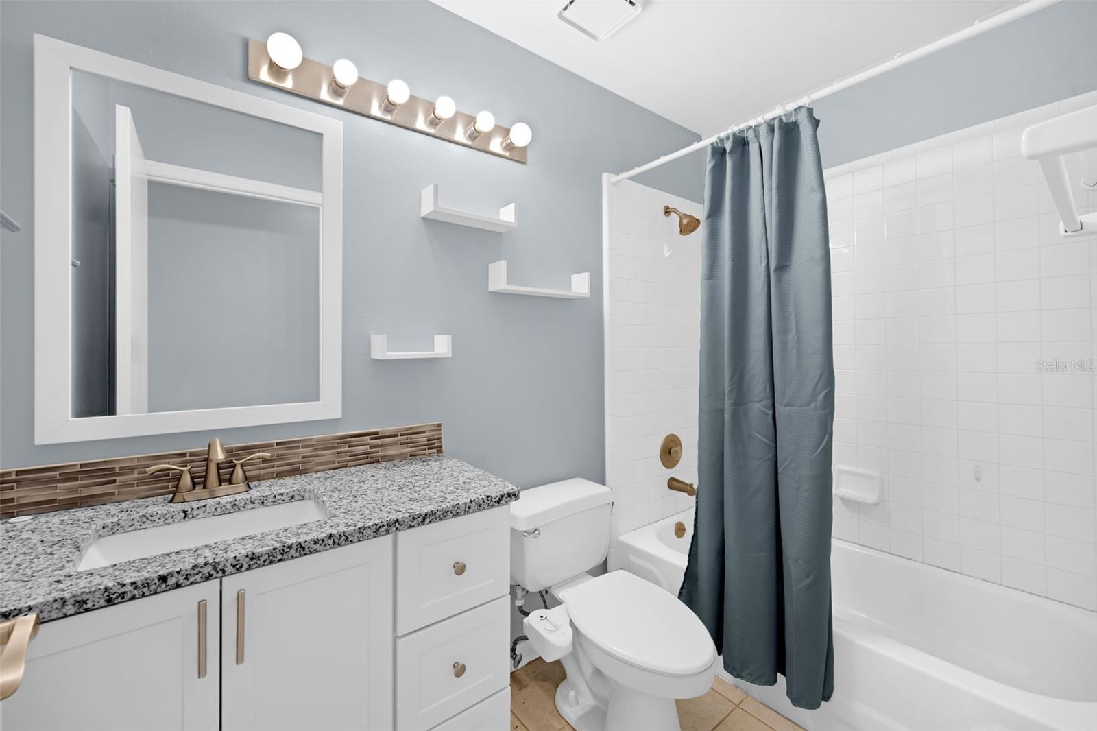 Image 32 of 33 For 7712 Water Oak Court