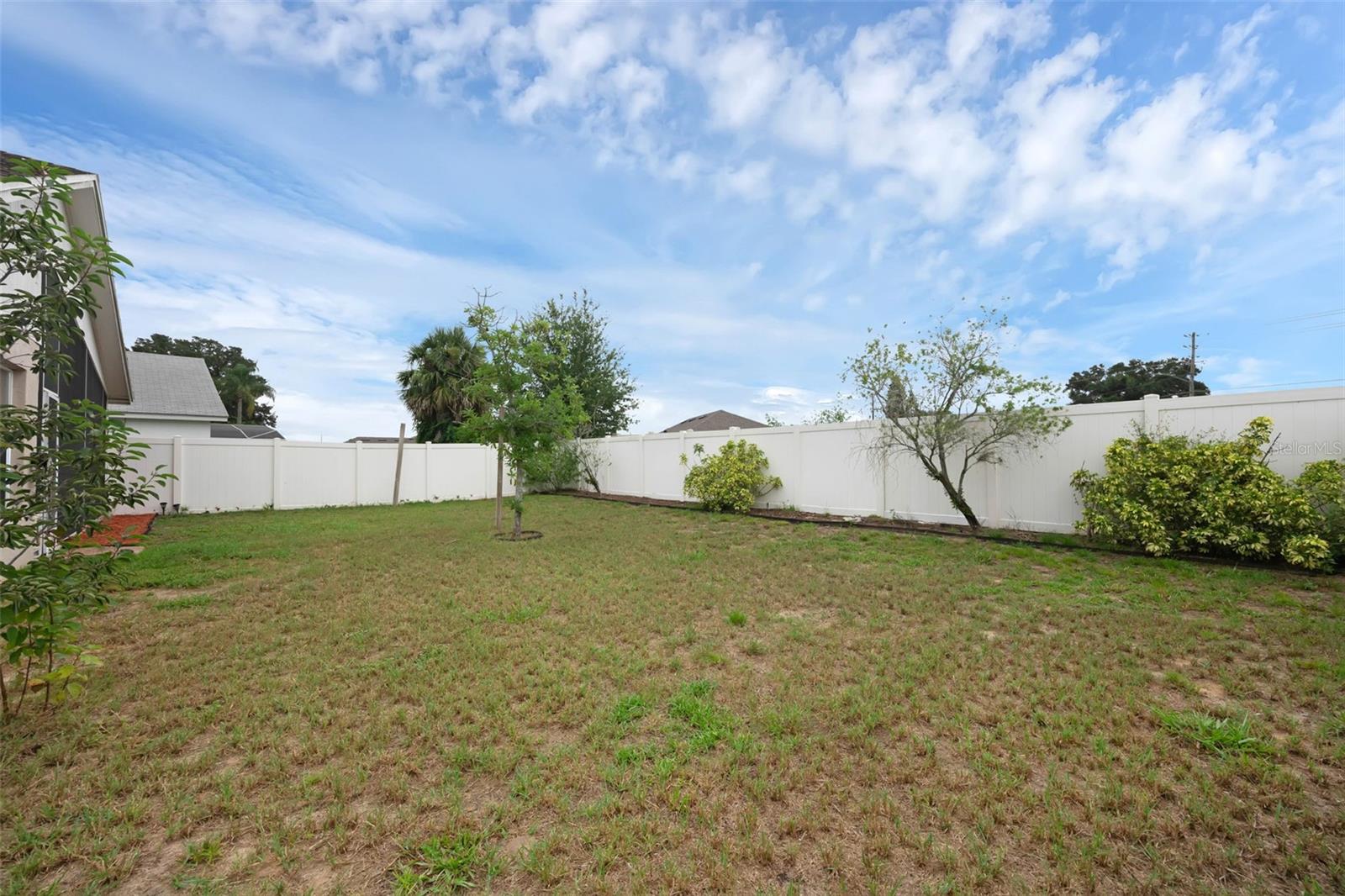 Image 8 of 33 For 7712 Water Oak Court