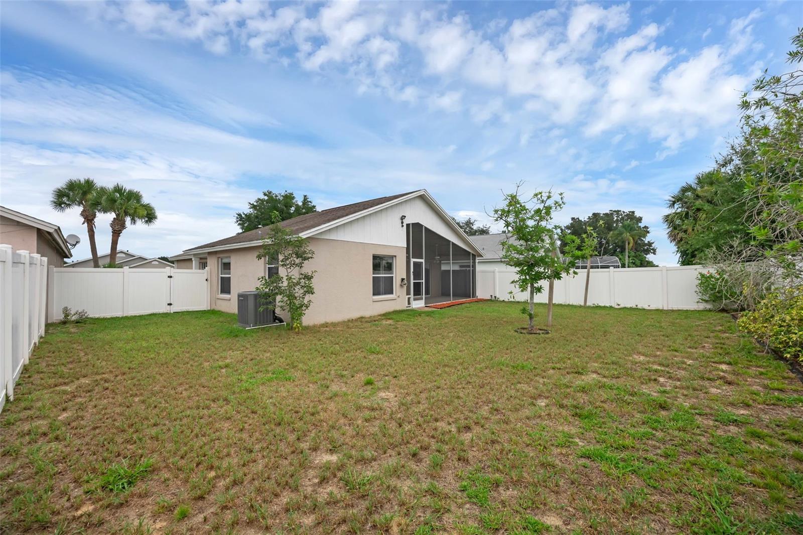 Image 9 of 33 For 7712 Water Oak Court