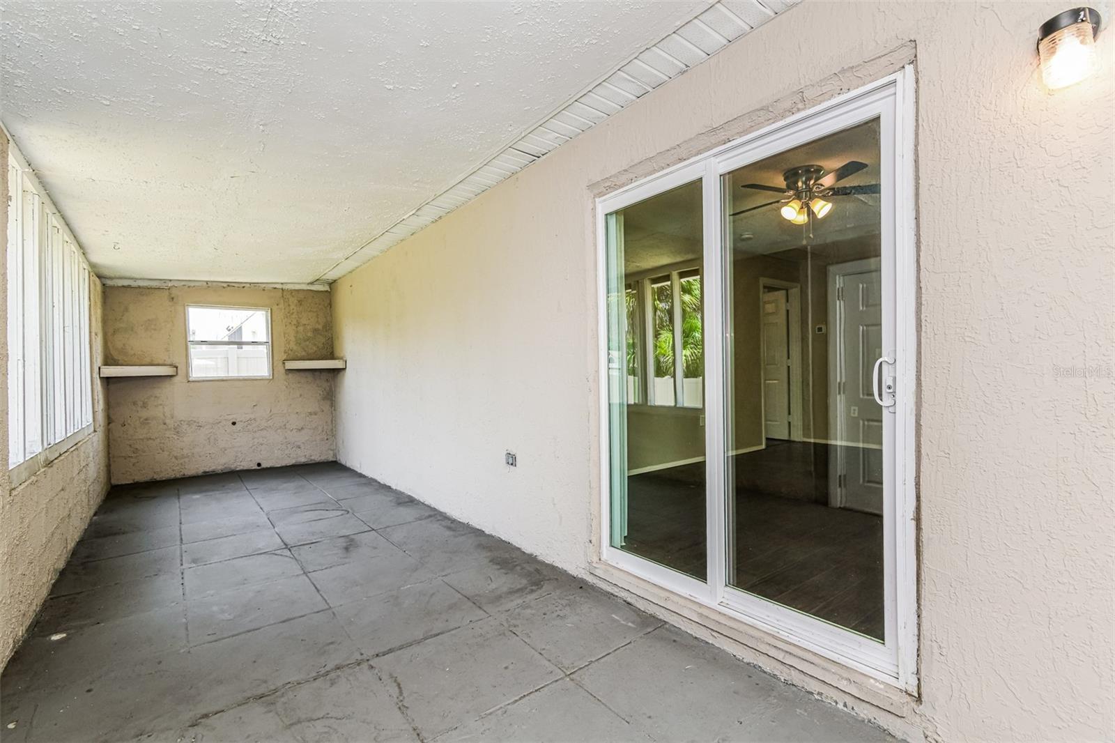 Image 10 of 21 For 358 Lake Daisy Circle