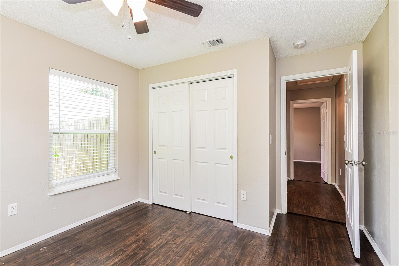 Image 14 of 21 For 358 Lake Daisy Circle