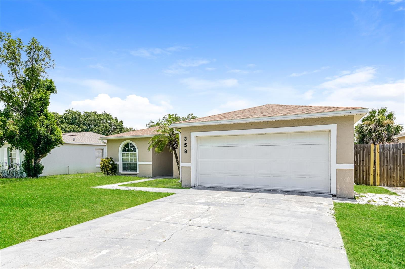 Image 2 of 21 For 358 Lake Daisy Circle