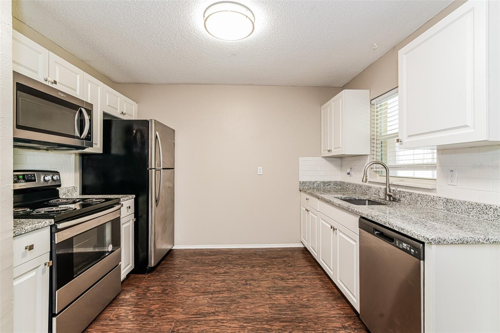 Image 8 of 21 For 358 Lake Daisy Circle