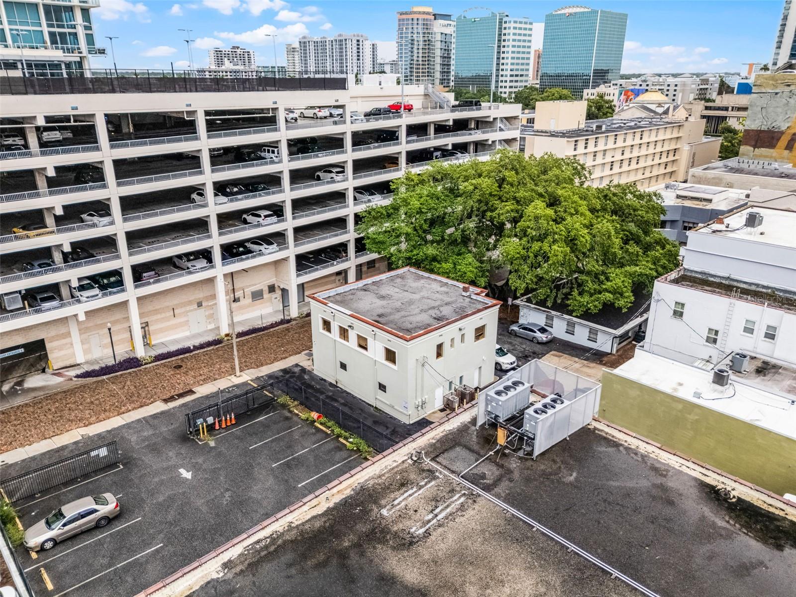 Image 19 of 22 For 220 Palmetto Avenue