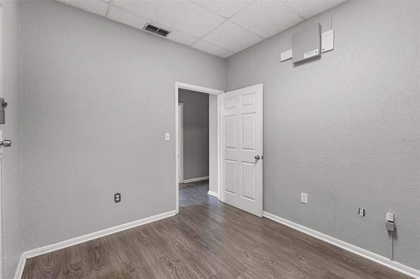 Image 7 of 22 For 220 Palmetto Avenue