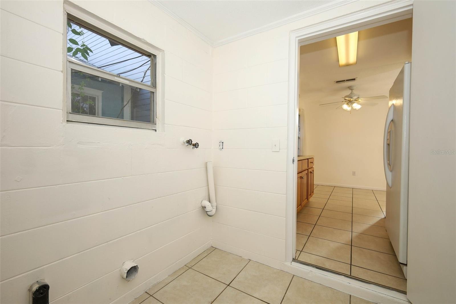 Image 11 of 37 For 912 La Salle Avenue